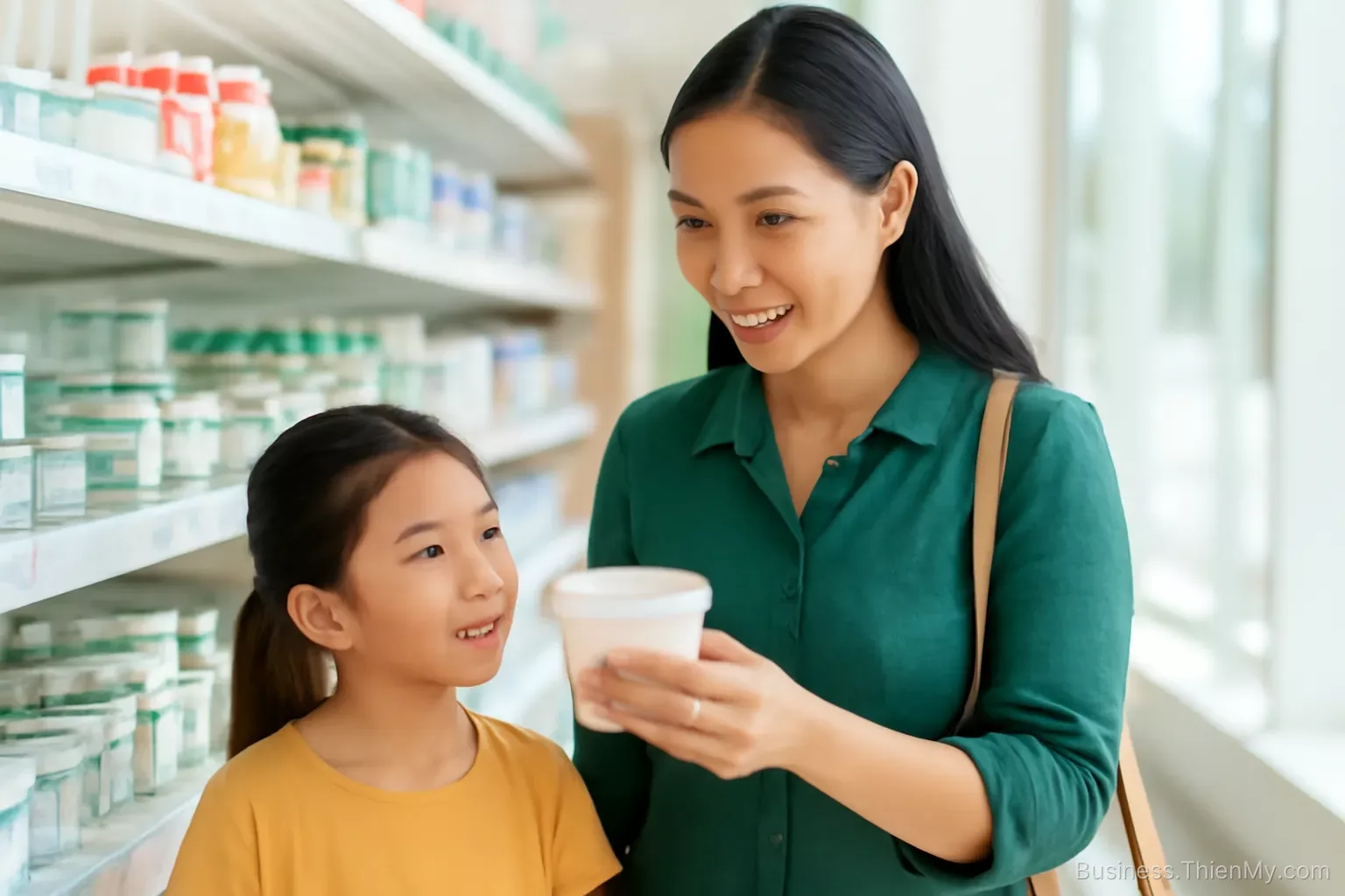Thông tin bắt buộc phải in trên bao bì, in rồi, và gần như không ai đọc được