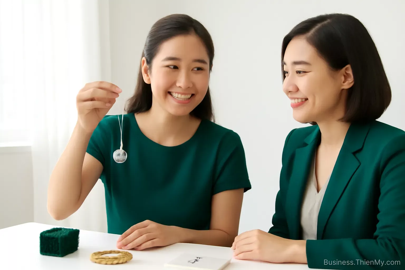 Trang sức thiết kế: khi mẫu mã hết là lợi thế, ngành này còn bán gì