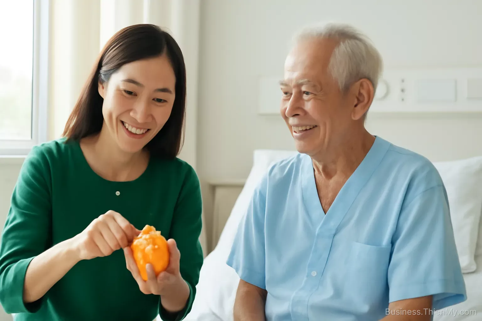 Viện phí chỉ là một phần: một người nằm viện kéo theo một người nữa nghỉ làm